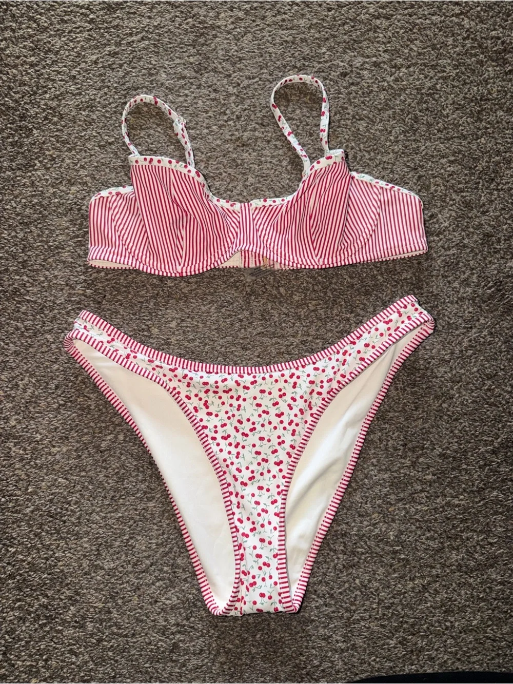 Frankies Bikinis nwt no